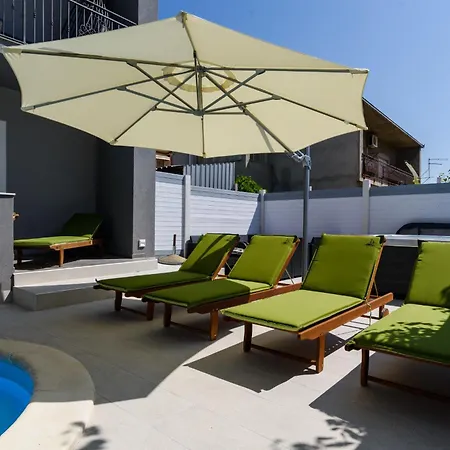 Mihaela With Private Pool, Jacuzzi And Free Secure Parking * Τρογκίρ