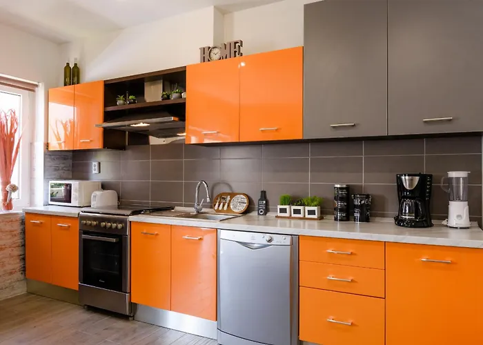 Mihaela With Private Pool, Jacuzzi And Free Secure Parking * Trogir