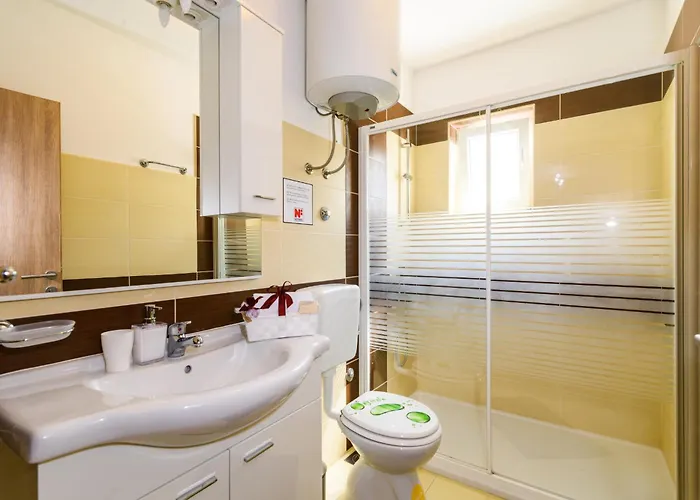 Apartament Mihaela With Private Pool, Jacuzzi And Free Secure Parking