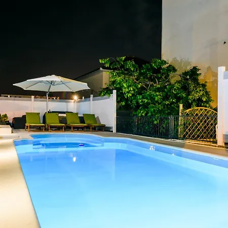 Mihaela With Private Pool, Jacuzzi And Free Secure Parking Apartment *