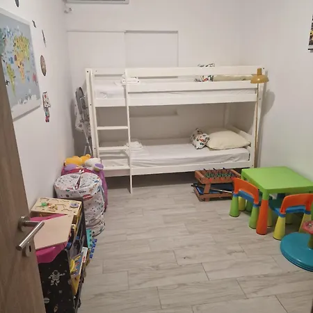 Apartment Mihaela With Private Pool, Jacuzzi And Free Secure Parking Trogir