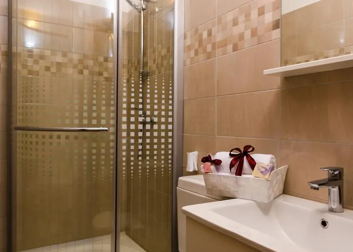 Appartement Mihaela With Private Pool, Jacuzzi And Free Secure Parking *