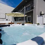 Apartman Mihaela With Private Pool, Jacuzzi And Free Secure Parking *